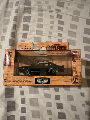 M2 Machines 1/64 Bootlegger 1969 Chevrolet Camaro Z28 RS chase