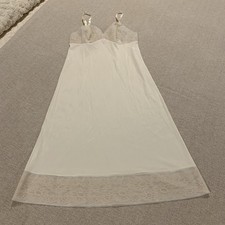 Vanity Fair Full Slip W/Lace Sz 34 Ivory Nylon Antron III NWOT