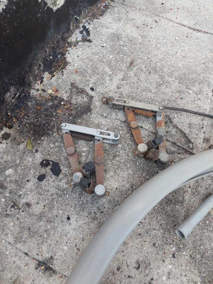 Lote mixto de piezas/repuestos para autociclo Velosolex Foto 2 de 4