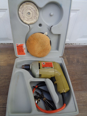 BLACK & DECKER 1/4 Inch Electric Drill Model 7004 w/Case & Accessories