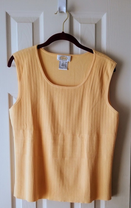 TALBOTS SLEEVELESS SCOOP NECK SWEATER GOLD SIZE LARGE