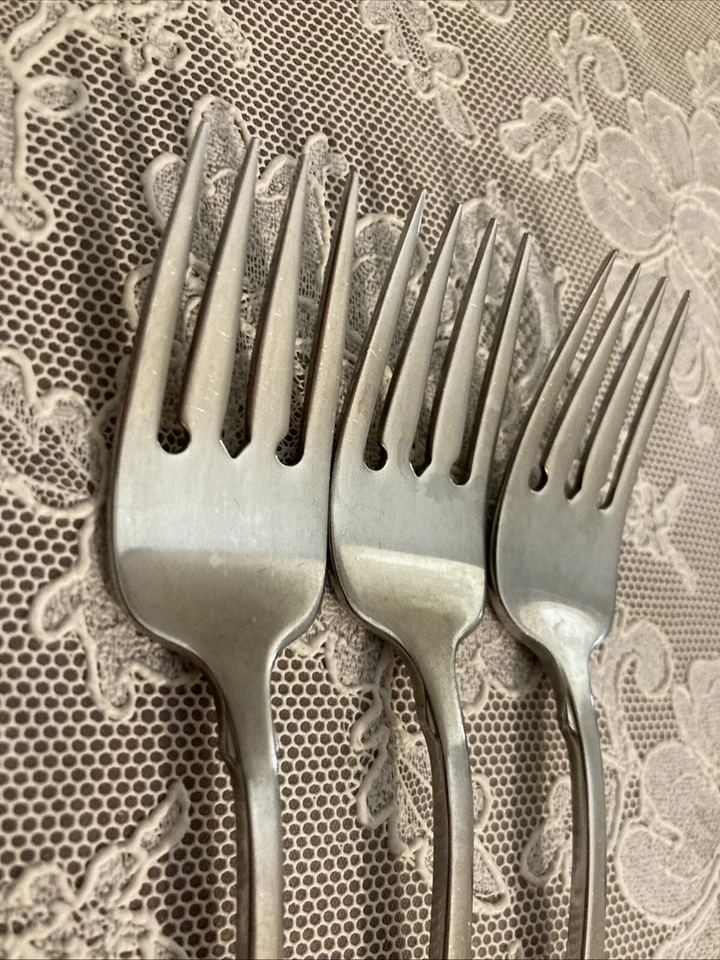 Oneida Sandhurst Cube Stainless Flatware Set Of 3 Salad Forks - Image 2 of 4