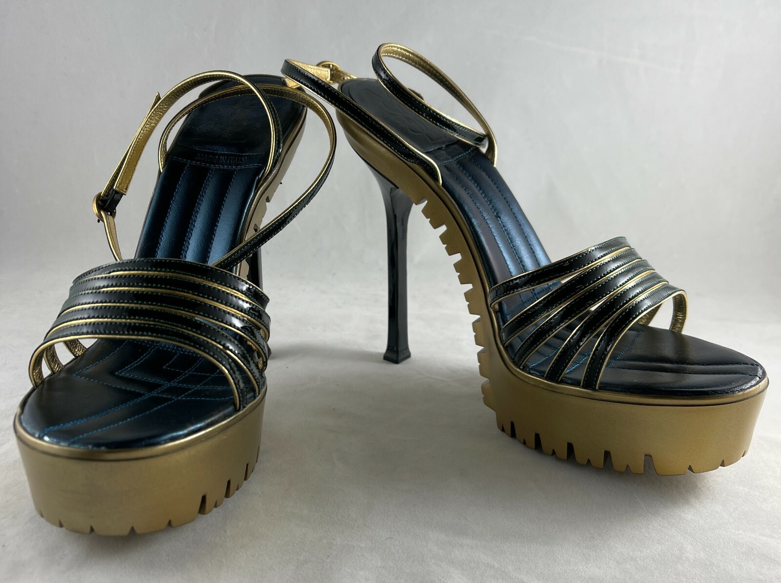 YSL Yves Saint Laurent sandali in pelle esercito taglia 38