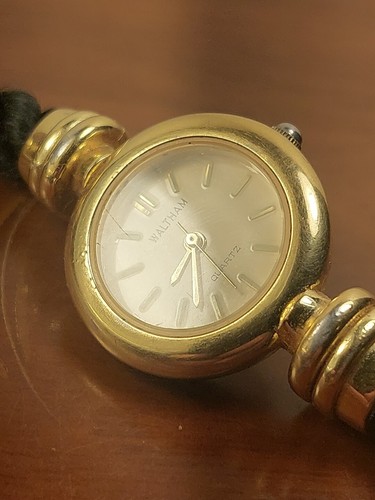 Vintage Women's WALTHAM Quartz Ladies Dress Watch Gold Tone With Black Rope - Foto 9 di 12