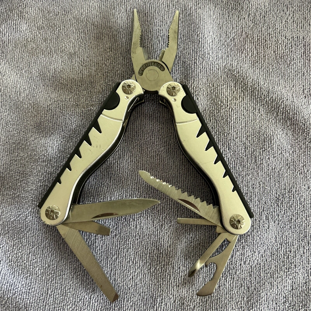Multi-Tool with Sheath 12-in-1, Pliers, Wire Cutter, Knife, File,Screwdriver