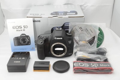 Open Box Canon EOS 5D Mark   Full Frame Digital SLR Camera Store display items