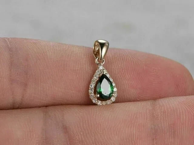 VETEMENTS Ciondolo aureola smeraldo verde simulato taglio pera 1 10 ct placcato oro giallo 14 carati