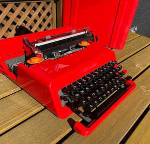 Olivetti Valentine Typewriter | eBay