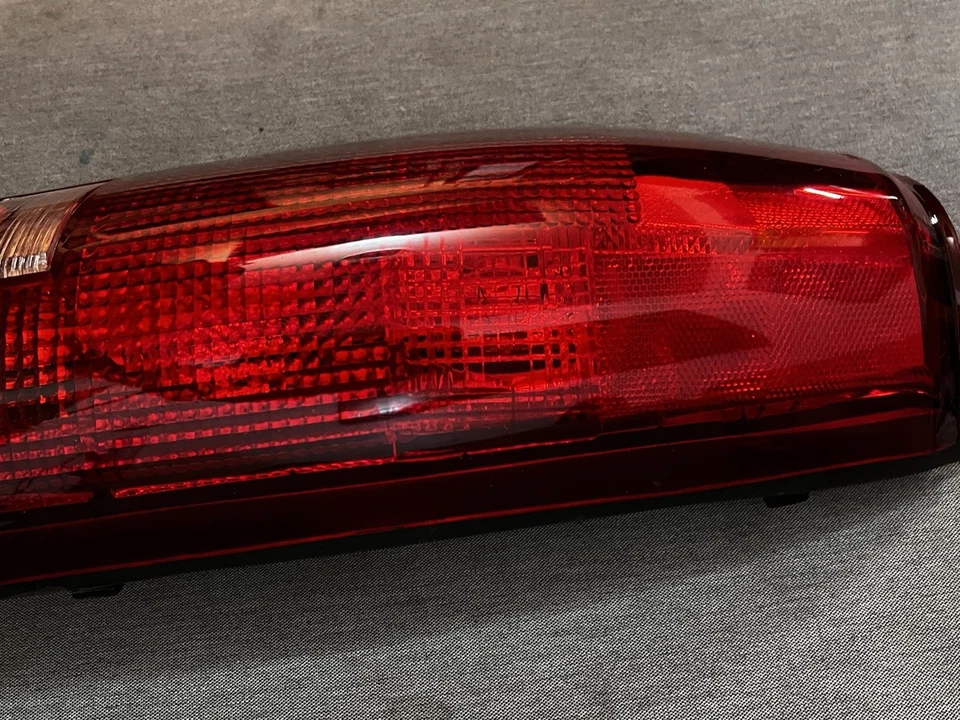 Luz trasera para Chevrolet C1500 88-98 lado del pasajero solamente Foto 3 de 4