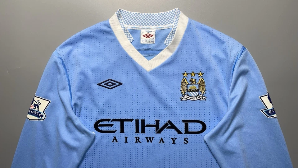 CAMISETA DE FÚTBOL LOCAL MANCHESTER CITY UMBRO 2011/2012 #21 SILVA TALLA “42” Foto 3 de 4