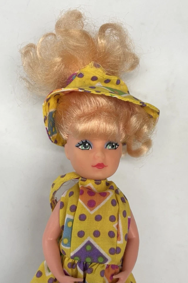 Vintage 1985 Creata 7" DOLL Blue Eyes Blond Hair Dressed - Image 3 of 4