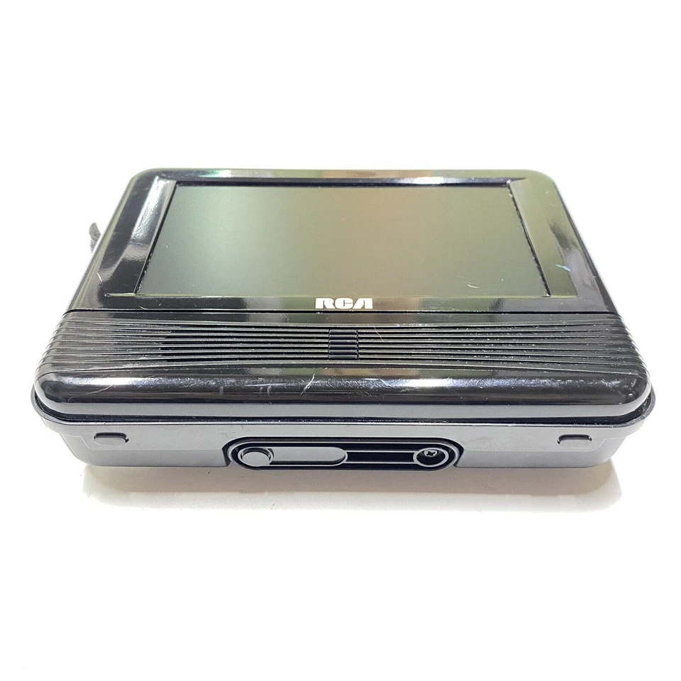 Duel Screen 7" Mobile DVD System RCA DRC69705 - NO CORDS INCLUDED - Image 2 of 4