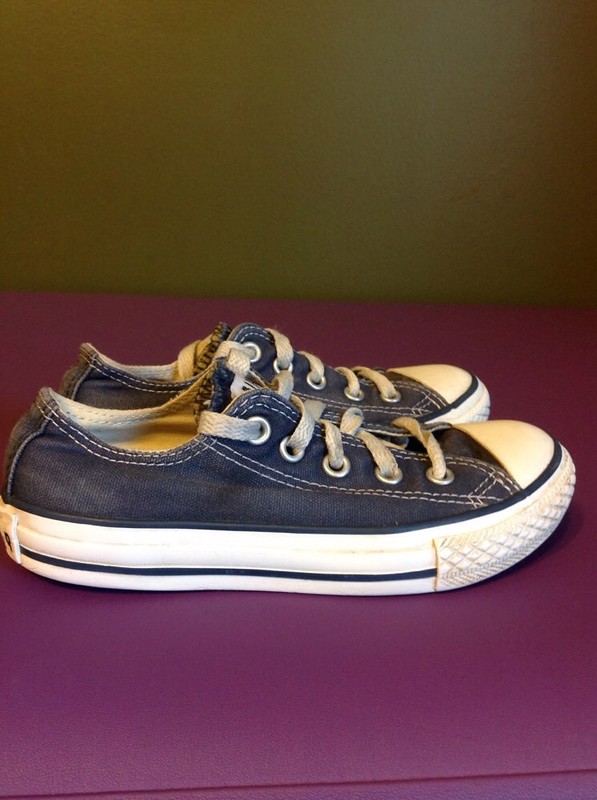 Converse Classic All Stars Navy Canvas Shoes Size 12 Youth Blue Gym Sneakers