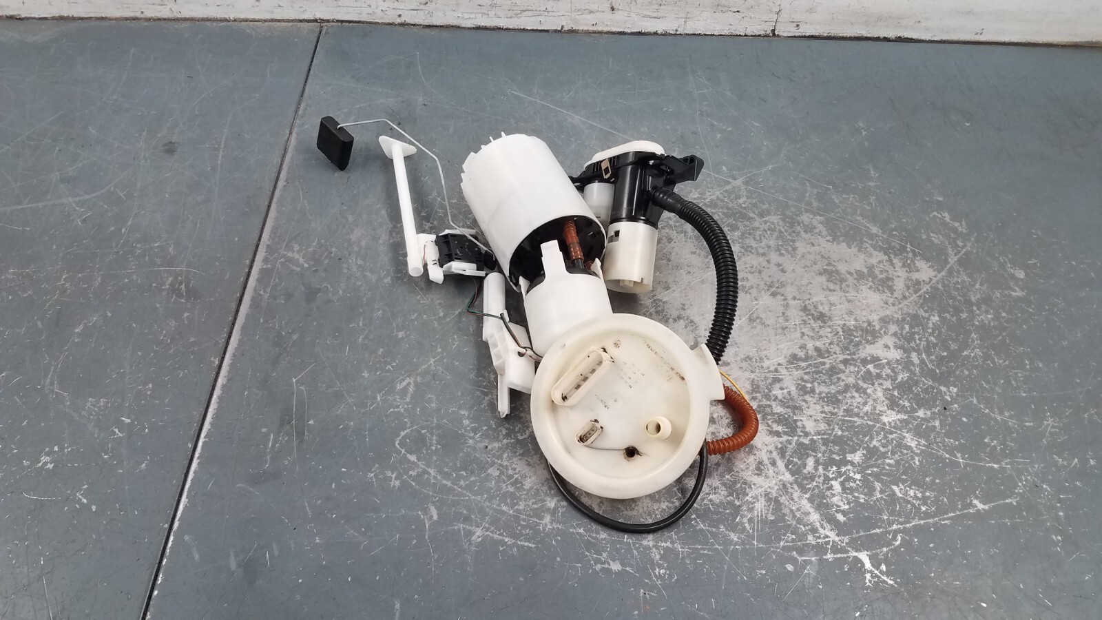 2016 Porsche 911 GT3 RS Fuel Pump / Sending Unit #2420 P8