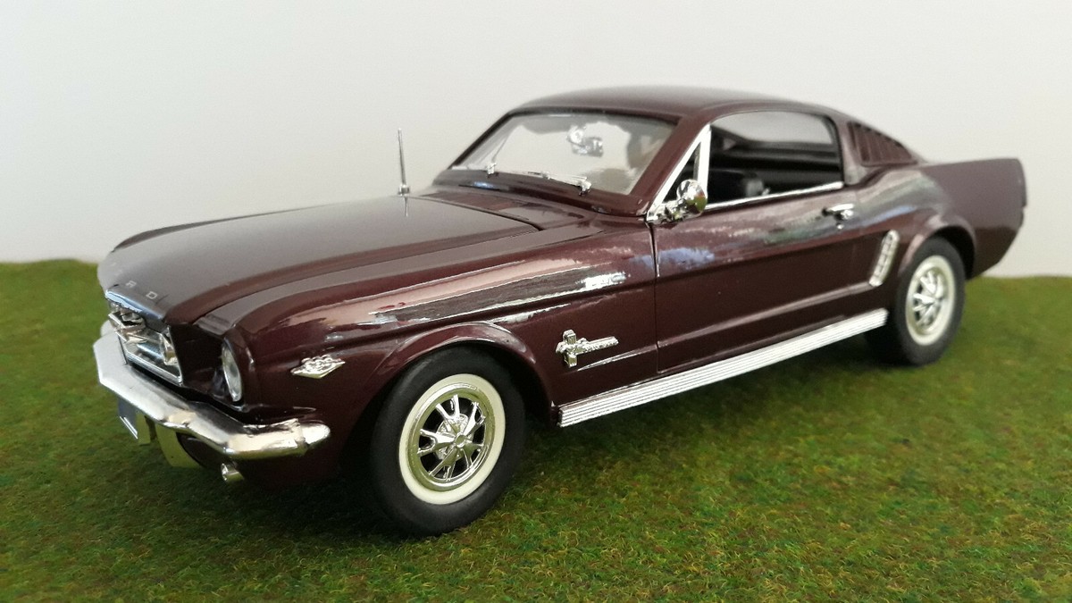 FORD MUSTANG 1965 COUPE FASTBACK bordeaux 1/18 MIRA 6914 voiture