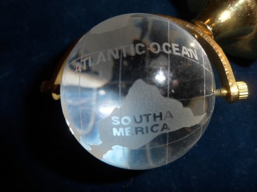 GLOBO EN MINIATURA DE VIDRIO GRABADO SOBRE SOPORTE DE METAL/PLÁSTICO - Imagen 3 de 4