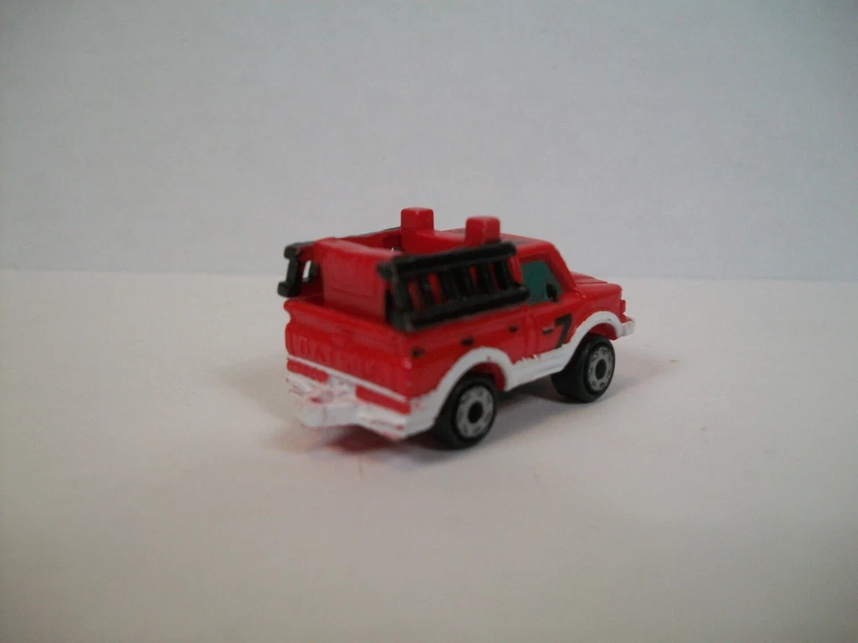 1994 Micro Machines ~ Datsun Rescue Truck #7 ~ Red and White - Image 4 of 4