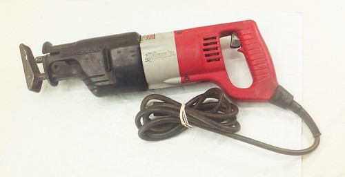 Milwaukee Super Sawzall 6527 Corded Reciprocating Saw RUNS missing Chuck PARTS