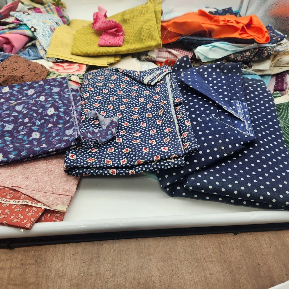 Vintage Quilting Fabric 7# Mixed Lot USA Craft Material Sewing Scraps  - Image 4 of 4