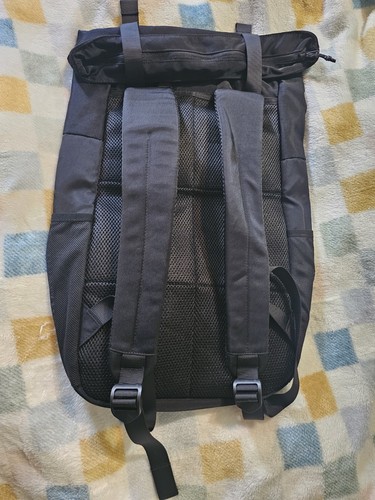 Fabletics The Only Rucksack schwarz Reisetasche wasserabweisend Sporttasche vielseitig  - Bild 2 von 4