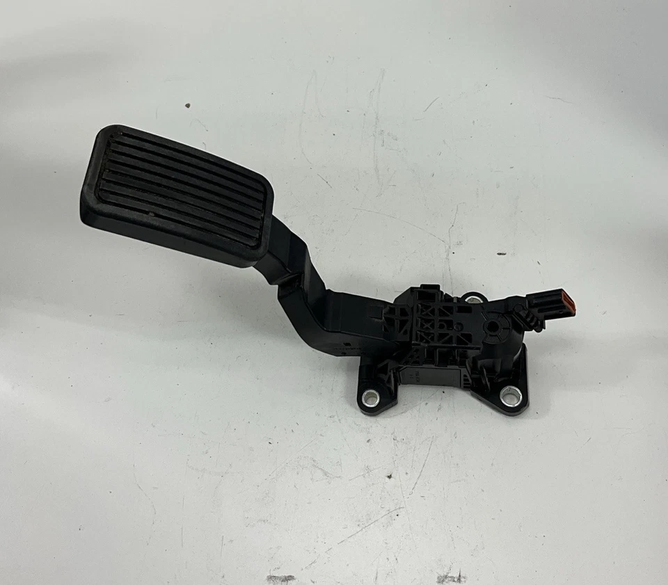 2013 Honda Accord Gas Pedal WITH SENSOR OEM - Image 2 of 4