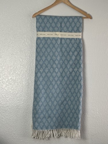 Luxury 50"x 66" Fringed Light Blue Throw Made in Spain Diamond Throw Blanket - Picture 6 of 6