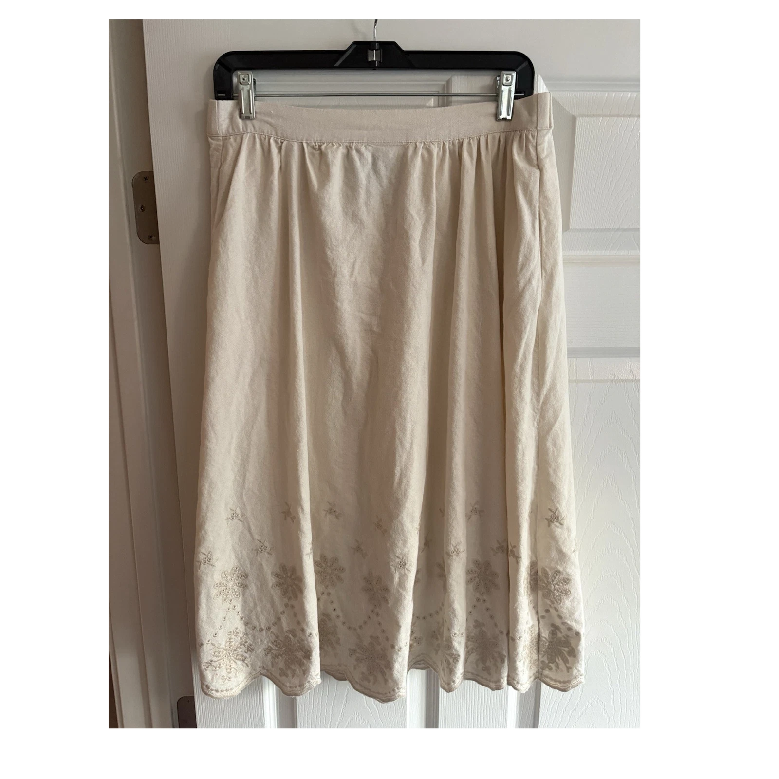 Tahari Ivory Linen Blend Embroidered Floral knee length midi Skirt Size S