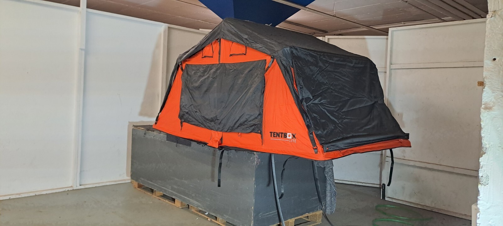 TentBox Lite 1.0 PreLoved Official TentBox PreLoved Car Roof Tent