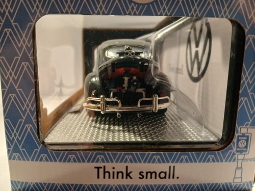 M2 Machines 1:24 Scale 1952 VOLKSWAGEN BEETLE DELUXE MODEL Diecast R92 21-23 - Picture 4 of 5