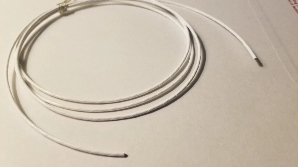 Nuevo alambre de PTFE plateado de 19 hilos blindado Mil-Spec 22-AWG en un solo estado.  Foto 3 de 4