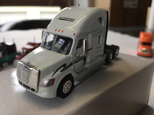 H0-LKW TON 4 x FREIGHTLINER Cascadia + Columbia Spedition "SCHNEIDER National" - Bild 18 von 24