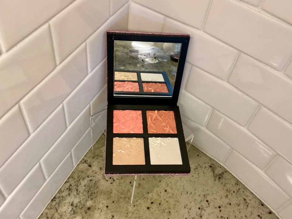 Compactos e kits MAC 2019 Starring You Holiday edição limitada - Imagem 3 de 4