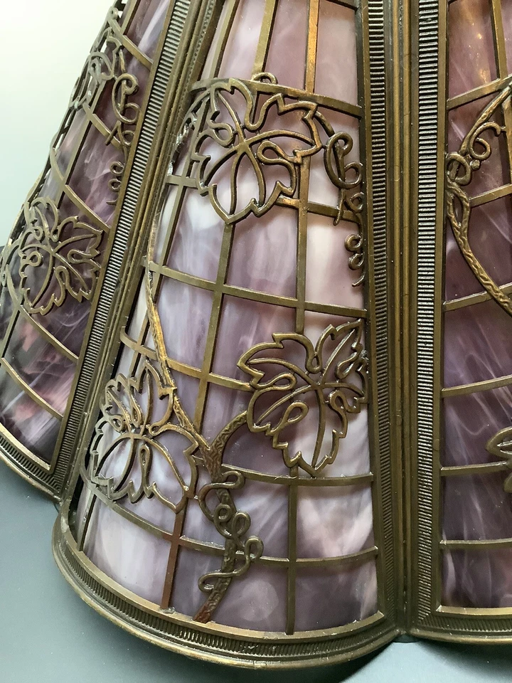 Lámpara de araña antigua de diseño floral y vidrio de escoria púrpura para reparación o piezas Foto 2 de 4