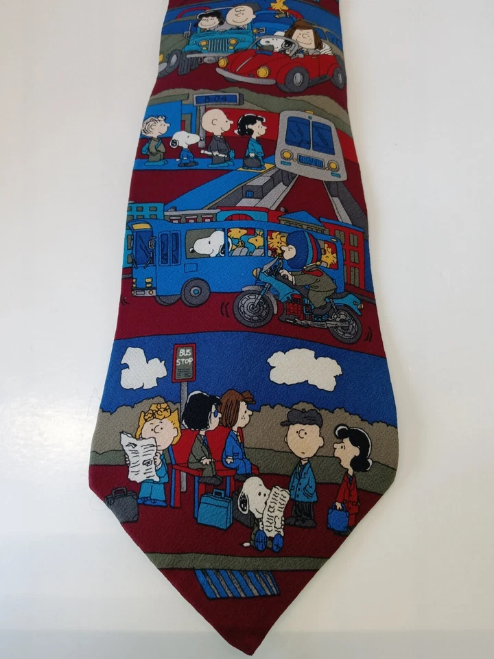 Gravata masculina 100% seda azul amendoim com Snoopy no trajeto da hora do rush - Imagem 3 de 4