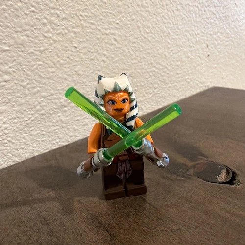 Lego Star Wars The Clone Wars: Ahsoka Tano 2013 Minifigure From Set Number 75013