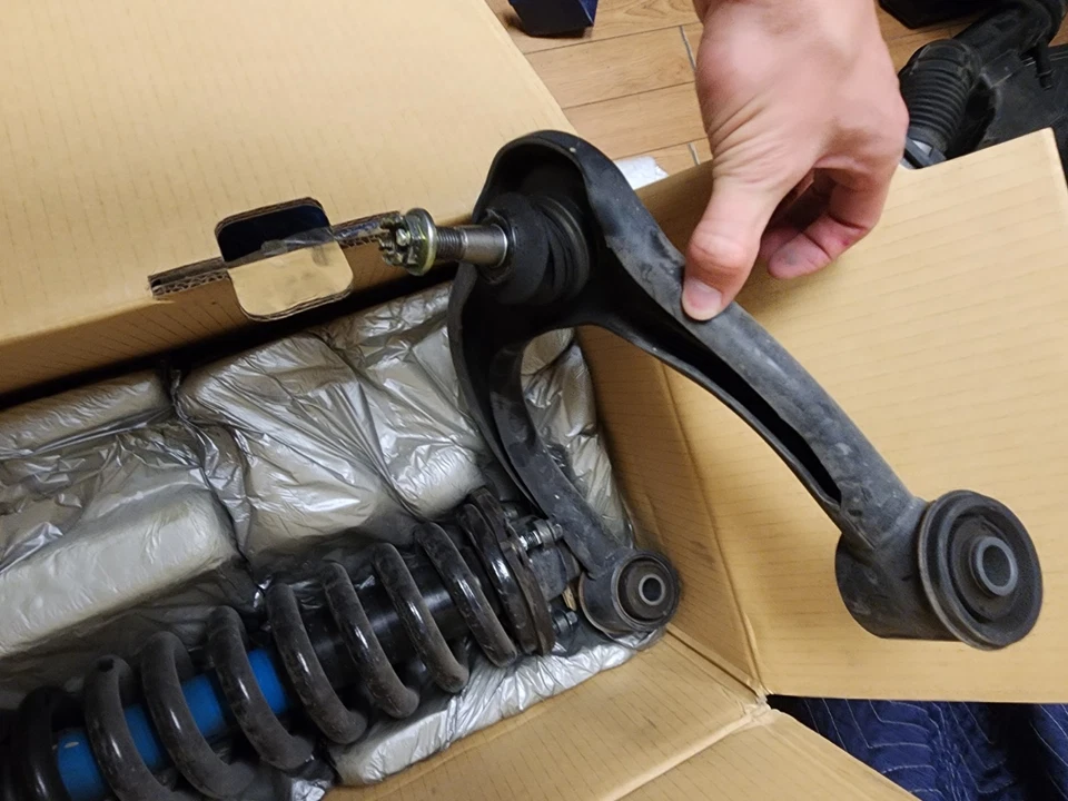 Оригинальные верхние рычаги управления 2017 Toyota Tacoma TRD Sport 4x4 - Изображение 3 из 4