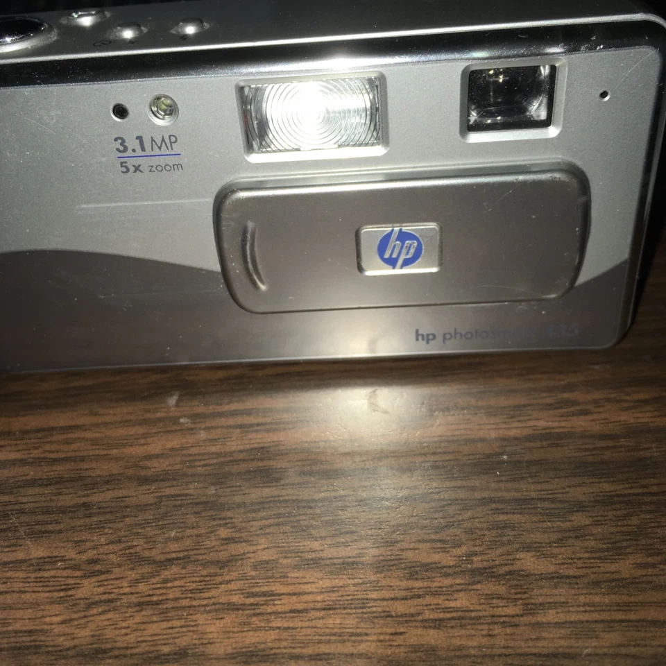HP Photosmart 435 Camera, 3.1 MP, 5x Zoom.  Gently used, FREE SHIP. - Image 2 of 3