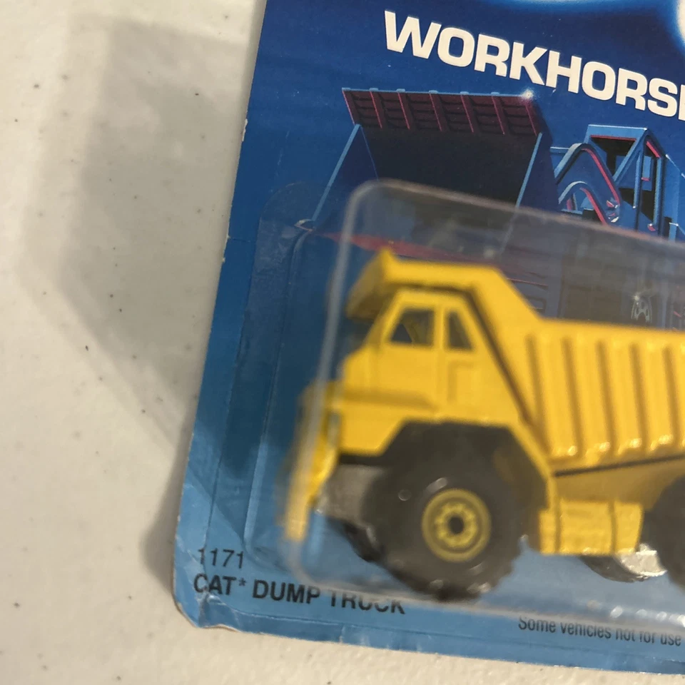 1987 Hot Wheels САМОСВАЛ CAT с ЗОЛОТЫМИ КОЛЕСАМИ РАБОЧИЕ ЛОШАДКИ НОВЫЙ В УПАКОВКЕ H463 - Изображение 4 из 4