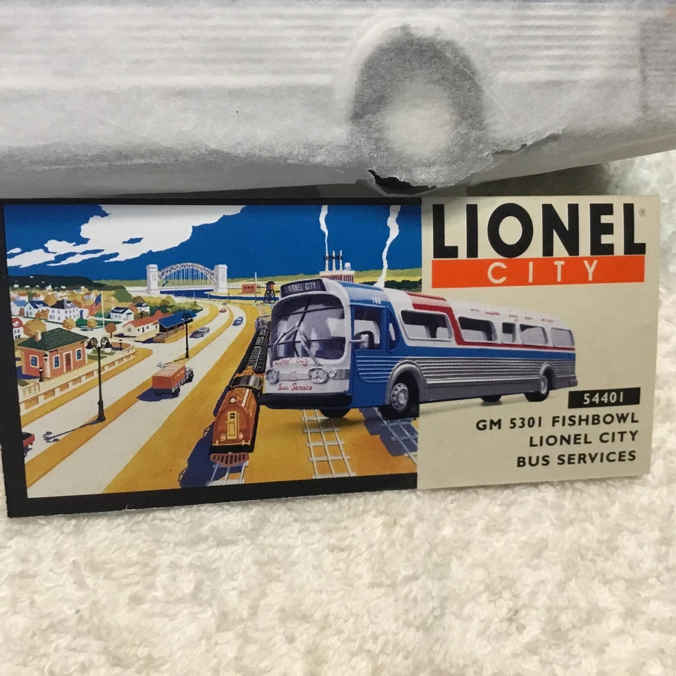 Corgi Classics #54401 GM 5301 Fishbowl Lionel City Bus Services 1/50 Scale - Image 4 of 4