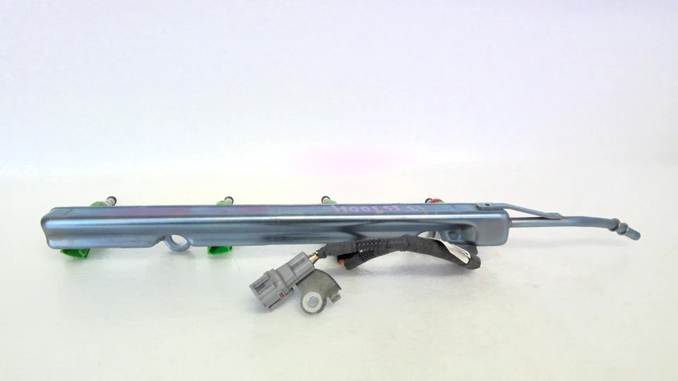 Tubo de entrega de combustible Lexus Es300H 2013-2018 con 4 inyectores 23250-36010 OEM Foto 4 de 4