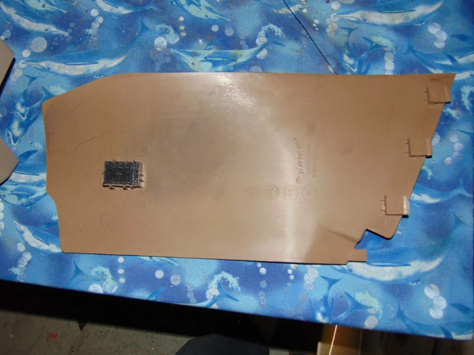 Saturn GM OEM 2002 L100 L200 consola central cubierta lateral izquierda conductor bronceado Foto 2 de 2