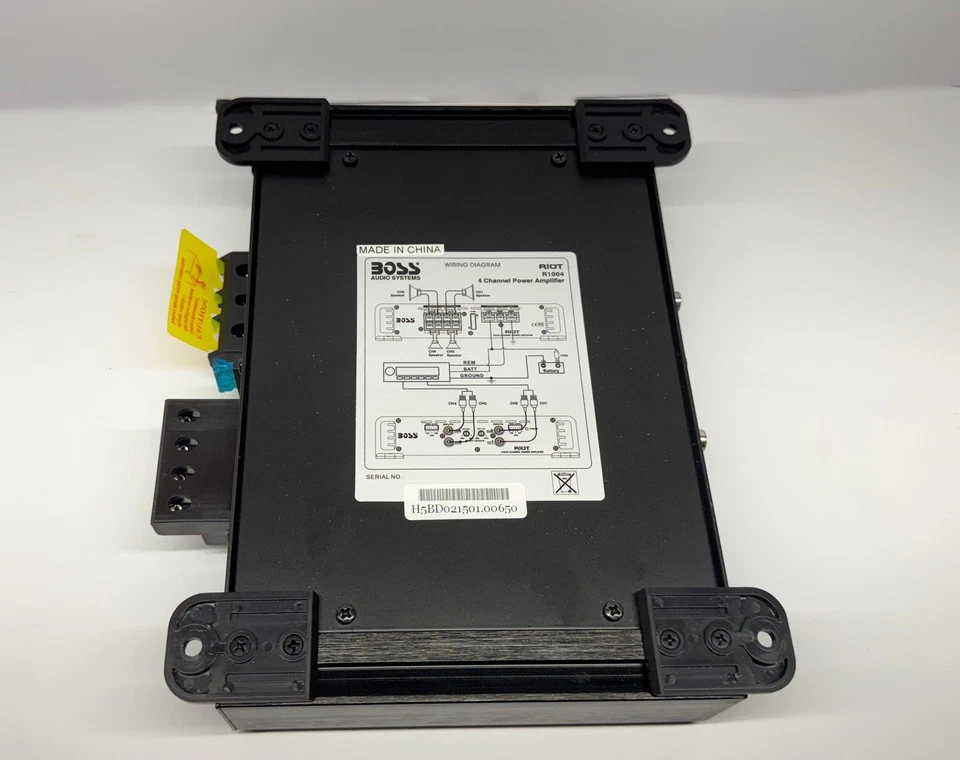 СОВЕРШЕННО новый BOSS Riot R1004 400 Вт 4-канальный усилитель никогда не использовался - открытая коробка - Изображение 2 из 4