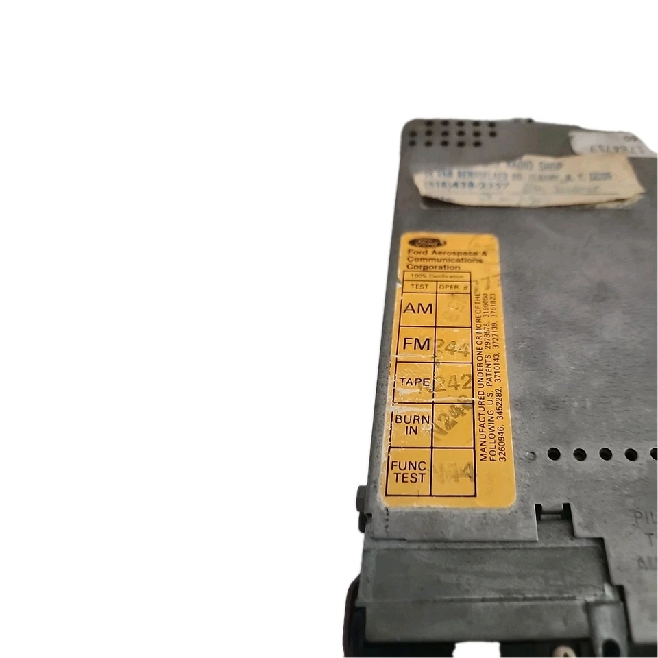 Lincoln Mark V 1979 AM/FM estéreo electrónico radio cuadrasónica de 8 pistas Foto 3 de 4