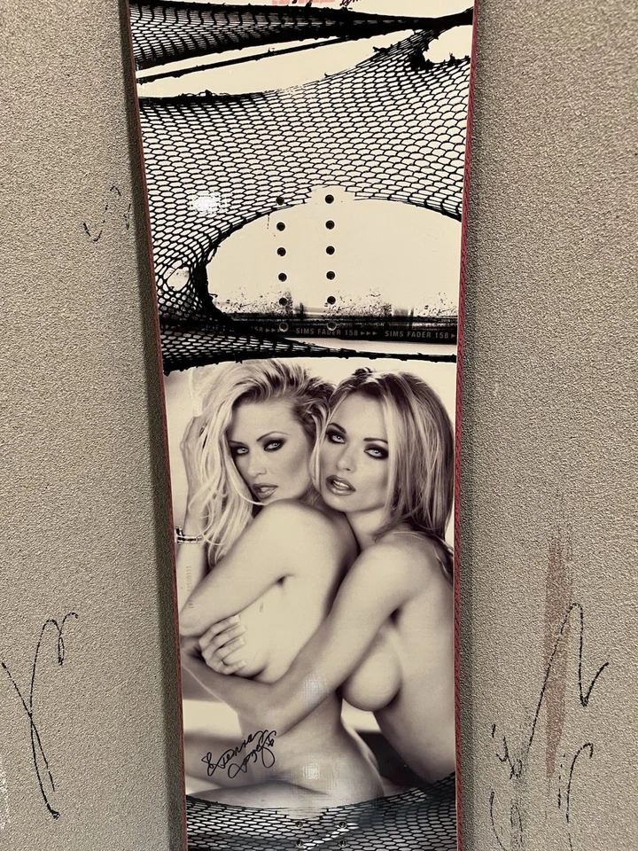 Snowboard Sims Fader LE 161 Jenna Jameson Briana Banks muy excelente estado usado. Foto 3 de 4