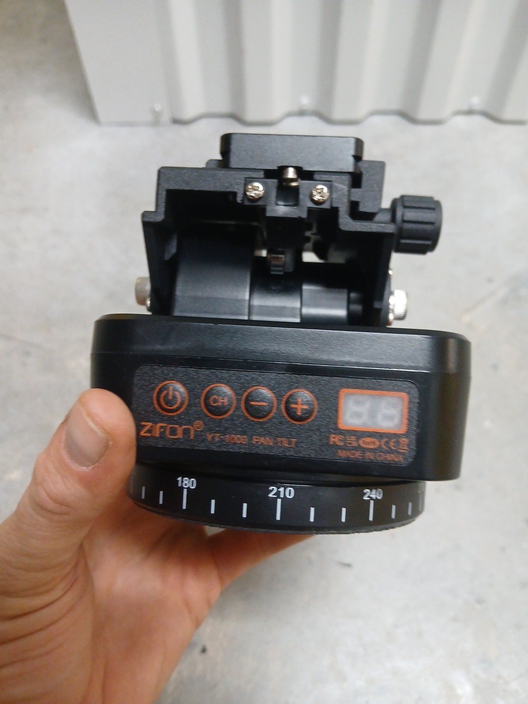 YT-1200 Auto Motorized Panoramic Head Automatic Tripod Stabilizer Remote Control