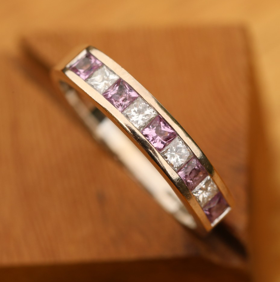 Ring Pink Sapphires & Diamonds