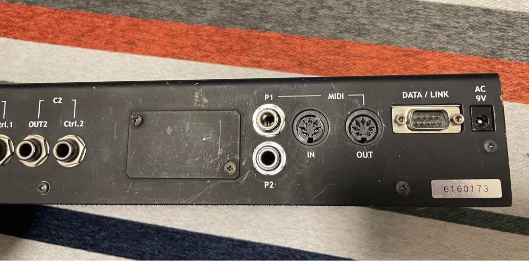 CAE/CAJ RS616 MIDI & Audio Controller Guitar Effect With CAE/CAJ RS616 MIDI & Audio Controller Guitar Effect With