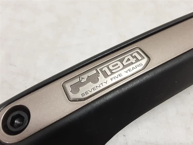 Jeep JK Wrangler OEM 75 aniversario bronce tablero agarre mango 2011-2017 119168 Foto 2 de 4