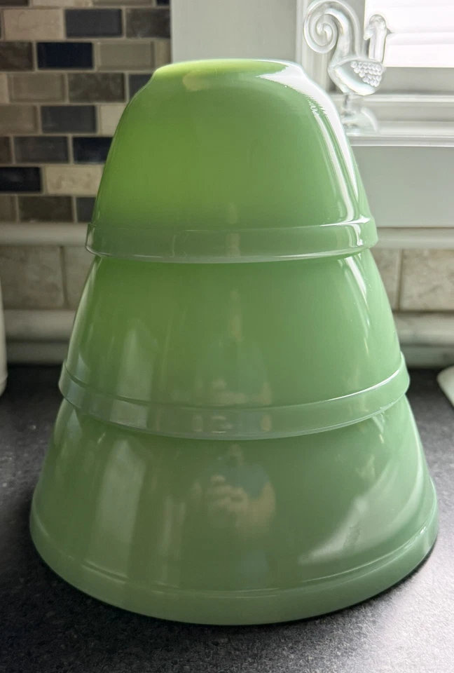 Mosser Glass - Set of 3 - JADE JADEITE GREEN Mixing Bowl Set (20oz, 40oz, 60oz) - Image 3 of 4