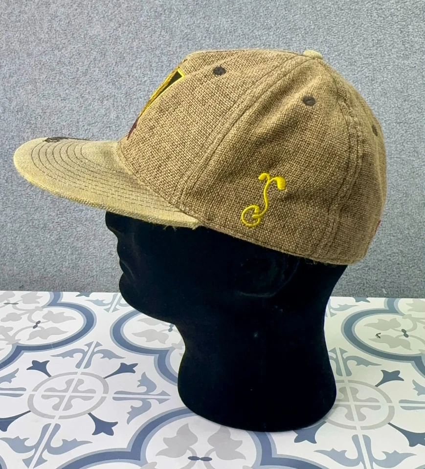 RARO Creation Skateboards Base California Edición Limitada Ala Plana Sombrero 7 1/8 Foto 2 de 4